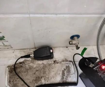 通道屋顶漏水维修公司分享下卫生间漏水的危害及解决方法